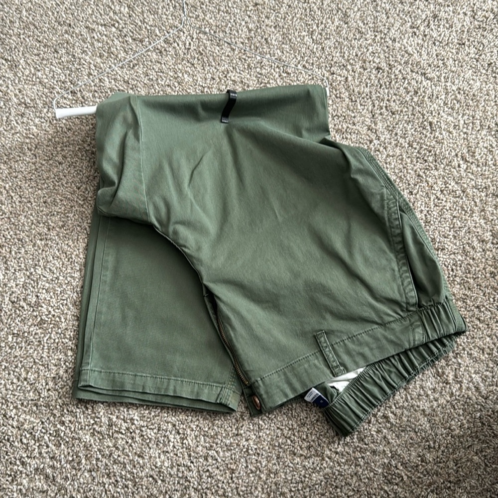 Old Navy green Chino ankle pants
